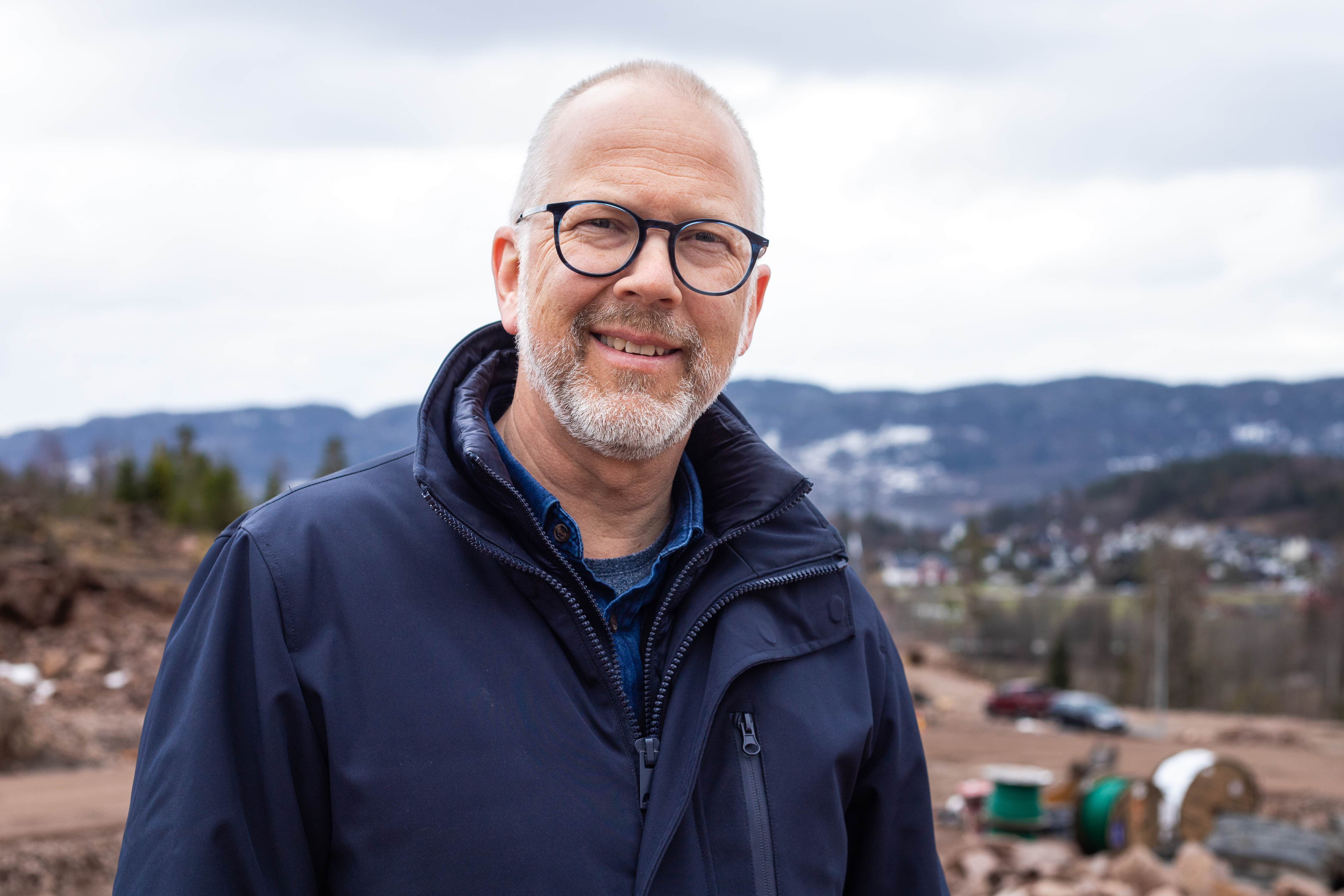 SOLIDE HÅNDVERKERE: Eurotec Entreprenør AS er medlem av boligkjeden Byggmann, og leverer alle hus-, hytte– og garasjemodeller fra kjeden. – Det er ikke helt vanlig at man bruker katalogmodeller på den måten vi har gjort i Bjørndalåsen, men det har gitt oss muligheten til å vise at vi er tilpasningsdyktige, sier David Enok Nilsen.